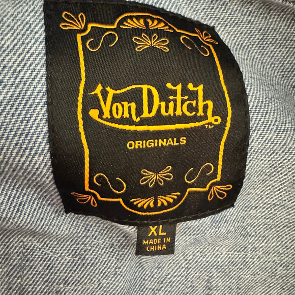 Size XL Von Dutch Blue Denim Jean Jacket with Red Logo XL Red Logo Patch Y2K - Picture 10 of 10